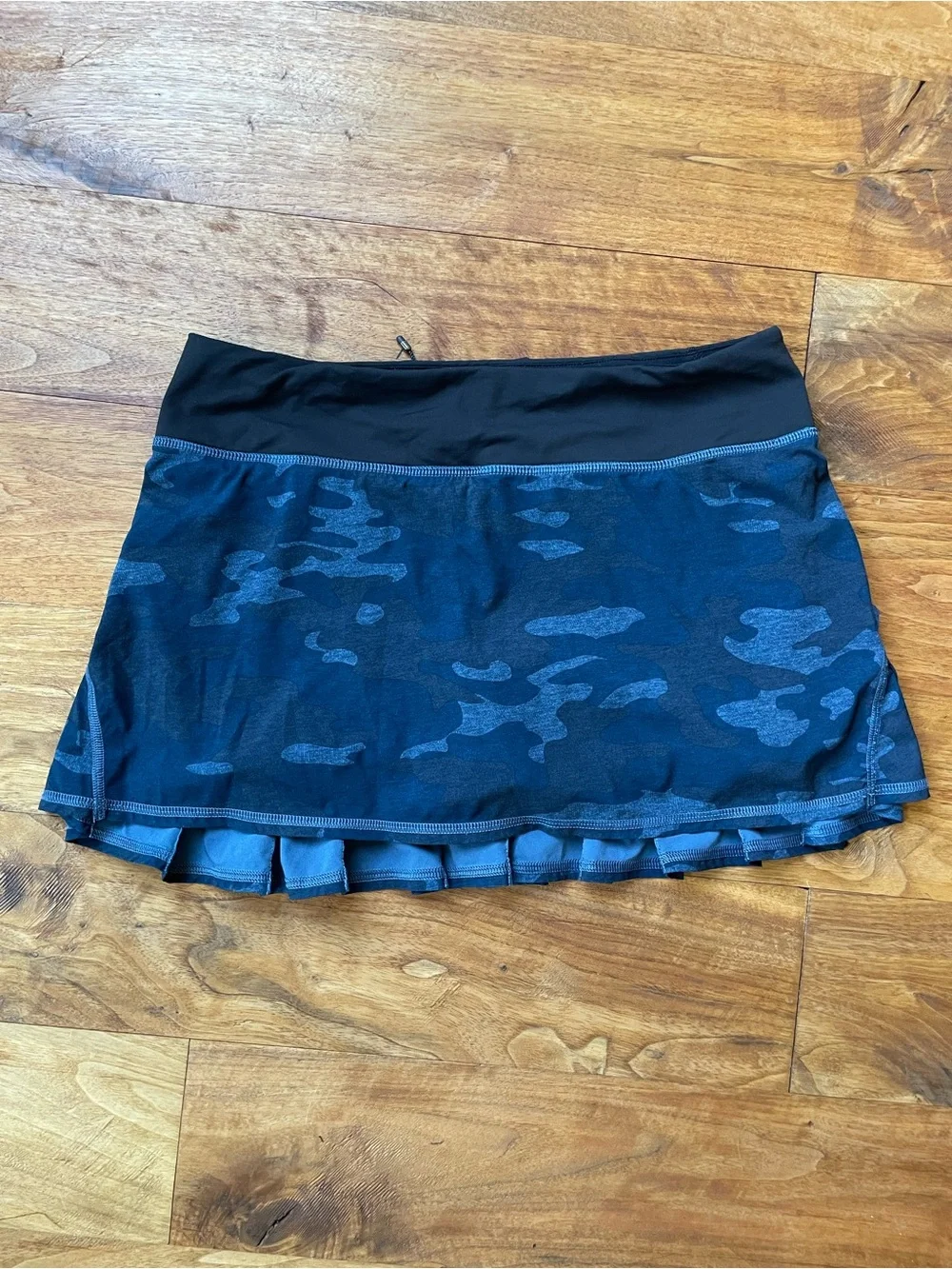lululemon Pace Setter Blue Lotus Camo Oil Slick Mini Skirt size 6